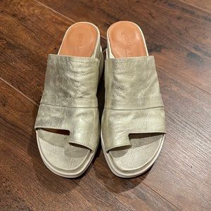 Gentle Souls by Kenneth Cole Platform Sandals